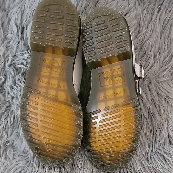 Dr. Martens White Heart Flats - Picture 6 of 8